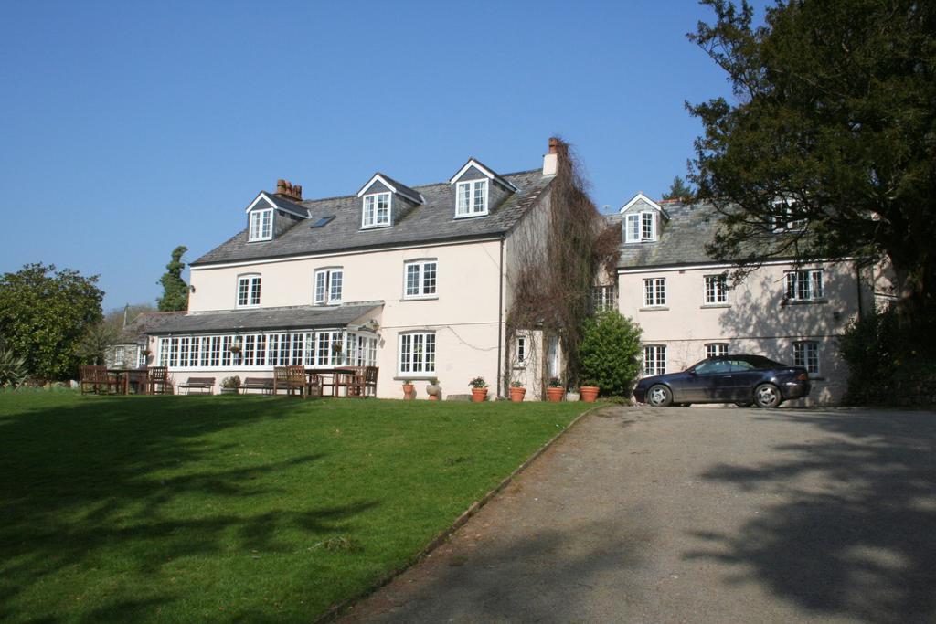 Great Trethew Manor Country Hotel And Restaurant Menheniot Eksteriør billede